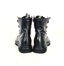 Load image into Gallery viewer, DM 102 MILITARY ANPHIBIAN VINTAGE BLACK COWHIDE