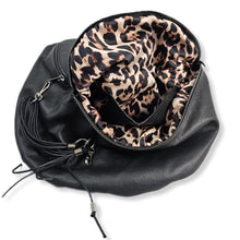 Carica l'immagine nel visualizzatore di Gallery, Rep-ko Borsa  in vitello nero Cow