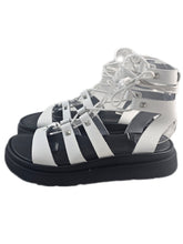 Load image into Gallery viewer, Rpk sandalo PUNK  in pelle bianca