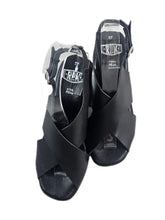 Load image into Gallery viewer, Rpk sandalo plato' 6510 pelle nera con borchie