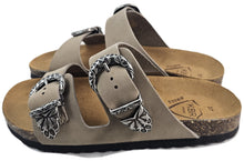 Carica l'immagine nel visualizzatore di Gallery, KBR slipper TOĶIO TAUPE DOPPIA FIBBIA
