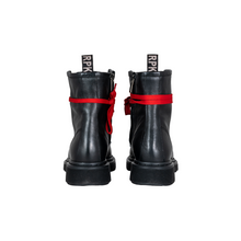 Carica l'immagine nel visualizzatore di Gallery, RPK  ANFIBIO DM  102-c VACCHETTA NERA LACCIO ROSSO