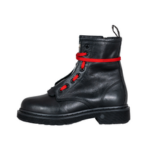 Carica l'immagine nel visualizzatore di Gallery, RPK  ANFIBIO DM  102-c VACCHETTA NERA LACCIO ROSSO