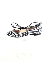 Carica l'immagine nel visualizzatore di Gallery, RUBIRU BALLERINA ALLACCIATA 5756 ZEBRA
