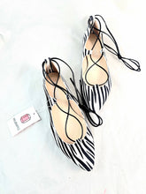 Carica l'immagine nel visualizzatore di Gallery, RUBIRU BALLERINA ALLACCIATA 5756 ZEBRA
